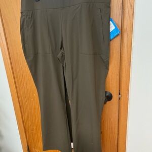 Columbia Olive Green Straight-Leg Active Pants